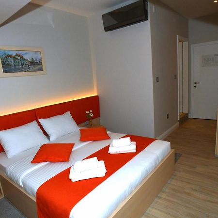 Aparthotel President Čačak Esterno foto