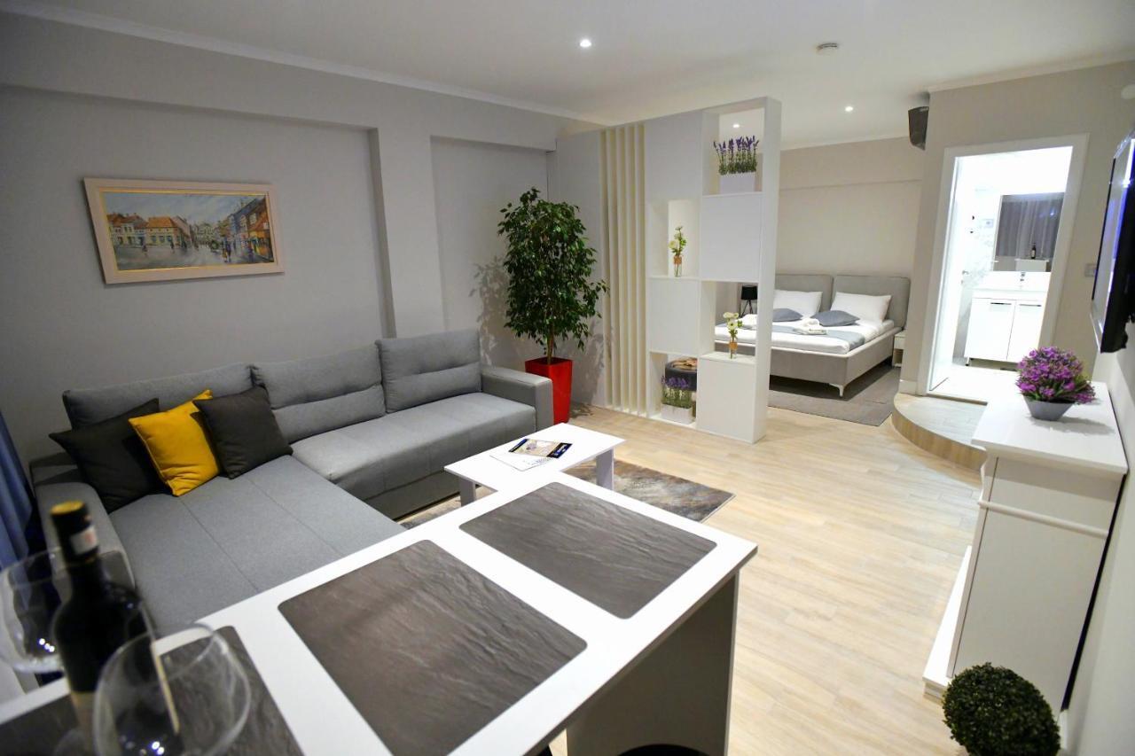 Aparthotel President Čačak Esterno foto