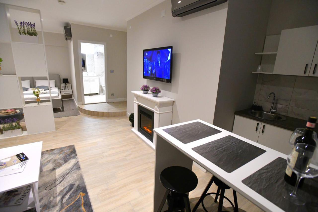 Aparthotel President Čačak Esterno foto