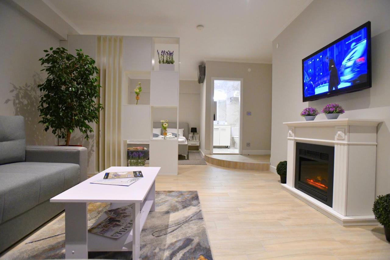 Aparthotel President Čačak Esterno foto