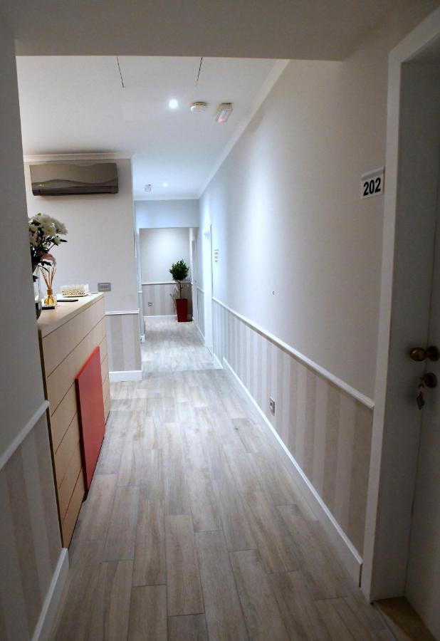 Aparthotel President Čačak Esterno foto