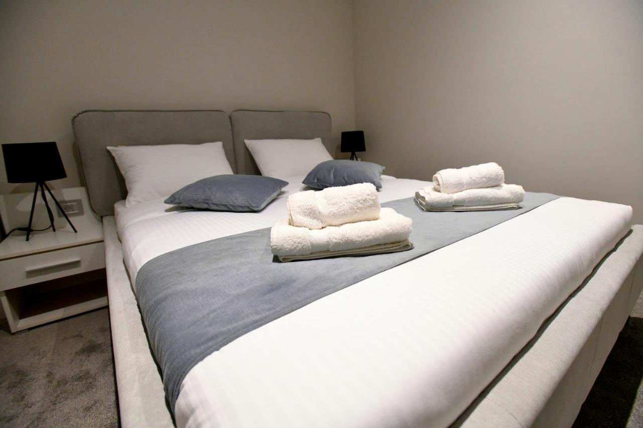 Aparthotel President Čačak Esterno foto