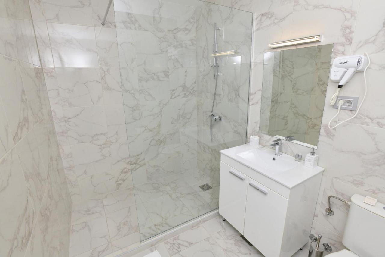 Aparthotel President Čačak Esterno foto