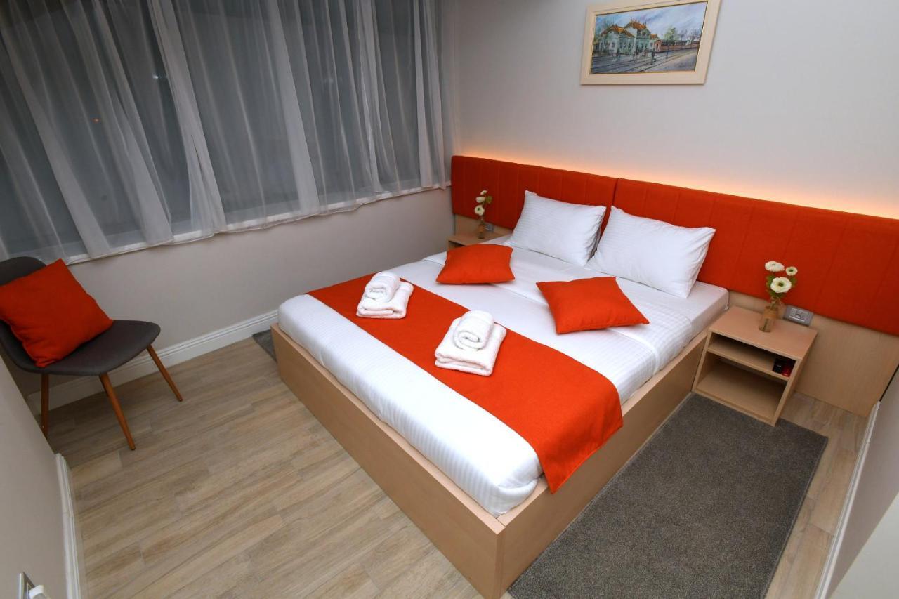 Aparthotel President Čačak Esterno foto
