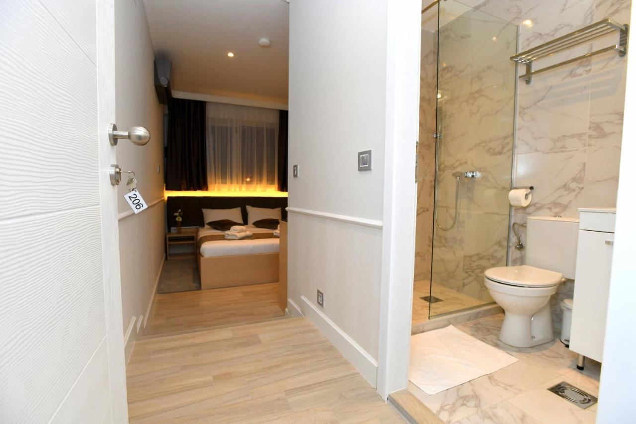 Aparthotel President Čačak Esterno foto