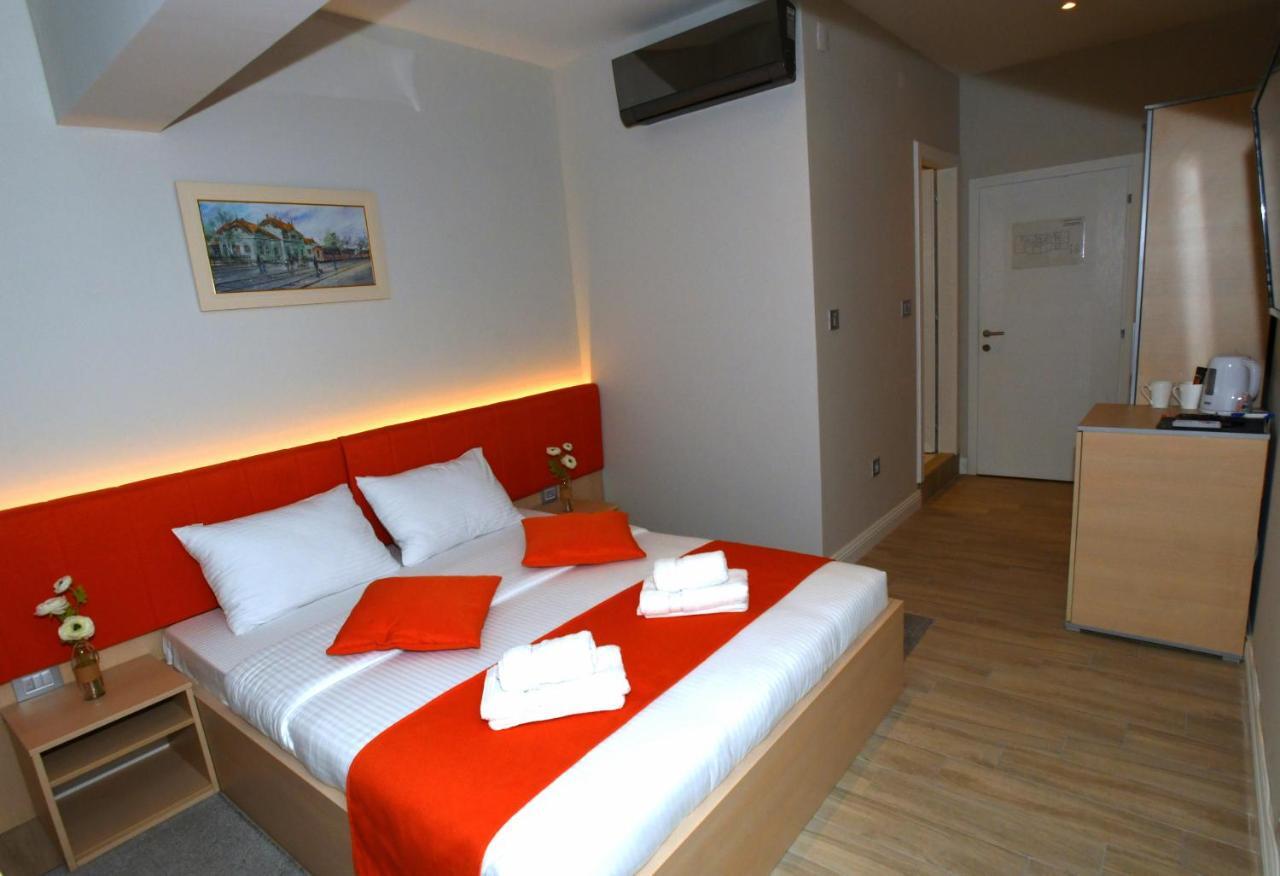 Aparthotel President Čačak Esterno foto