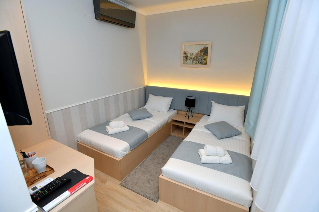 Aparthotel President Čačak Esterno foto