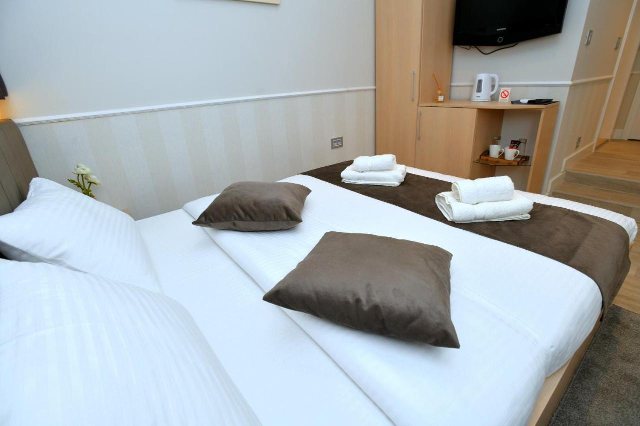 Aparthotel President Čačak Esterno foto